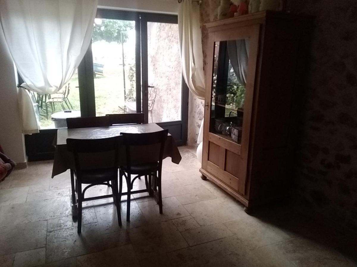 Studio Independant Dans Ferme Equestre Aups Exterior photo
